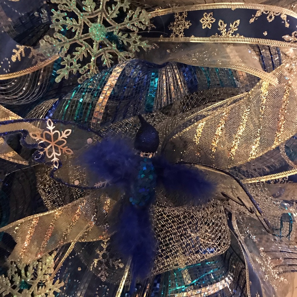 Blue & silver Christmas wreath - Picture 3 of 5